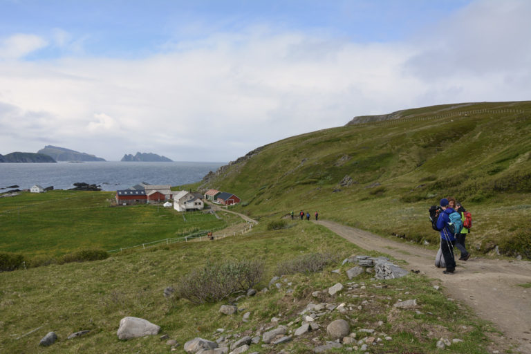 Heading to the farm of Gamvik © Knut Hansvold
