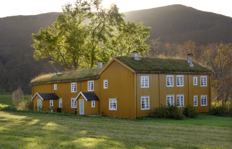 Løp is an old farm, where the main building was constructed in stages through the 18th c. © Ernst Furuhatt