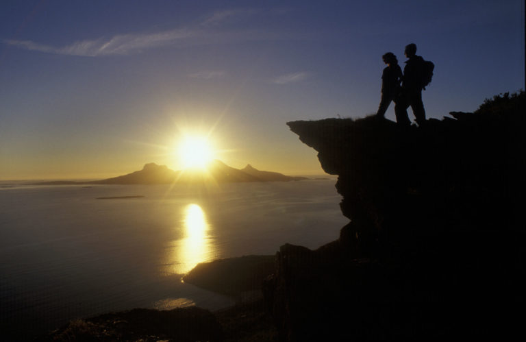 Midnight Sun over Landego Island © Ernst Furuhatt