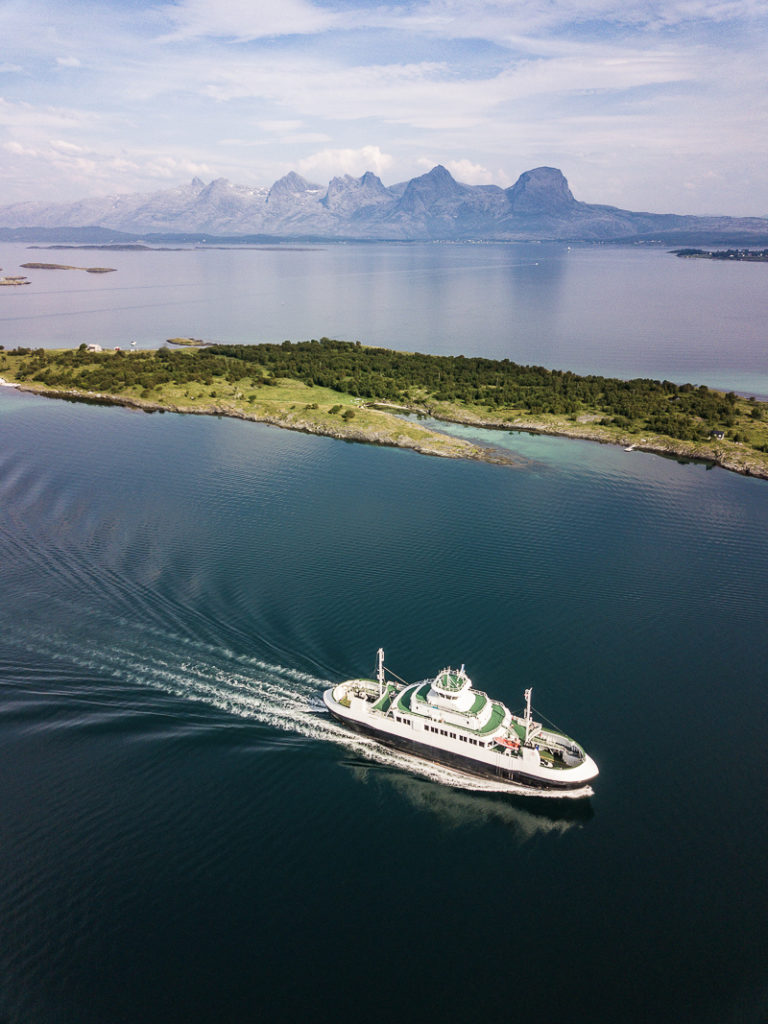 Ferry heading to Herøy @ Jonas Berglund/Helgeland Reiseliv