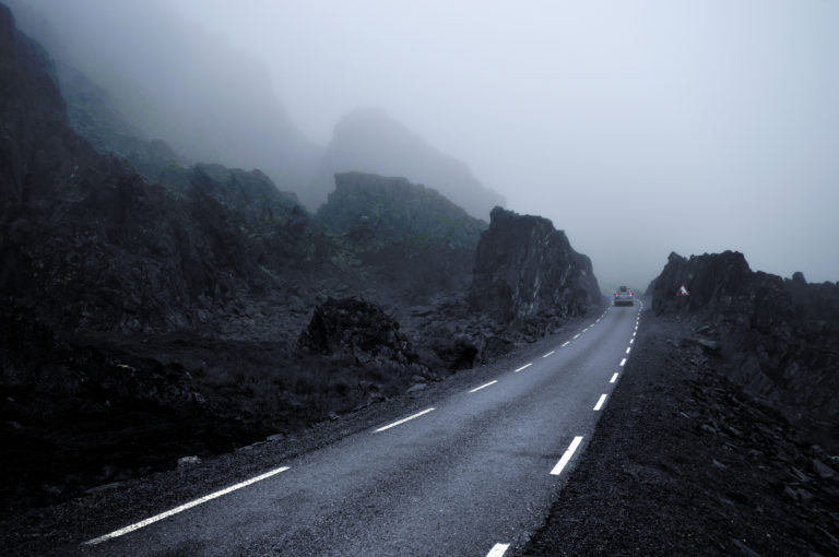 The striking geology along the Hamningberg stretch of the National Tourist Route ©Foto: Jarle Wæhler / Statens Vegvesen