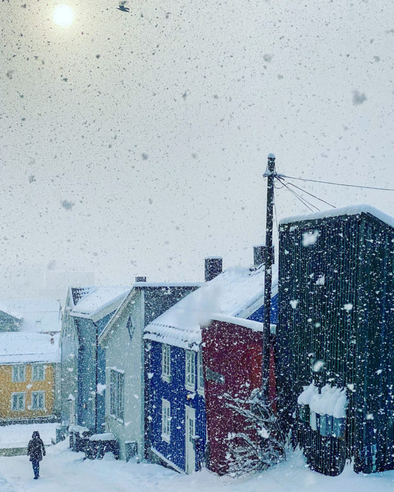 A snowshower in April in the Skipper Grødahl-bakken hill © Knut Hansvold