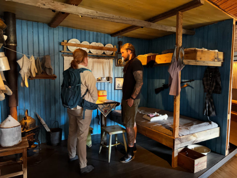 Inside the trapper's cabin, where Hansine Hansen gave birth to a child © Hege Anita Eilertsen/Svalbard museum