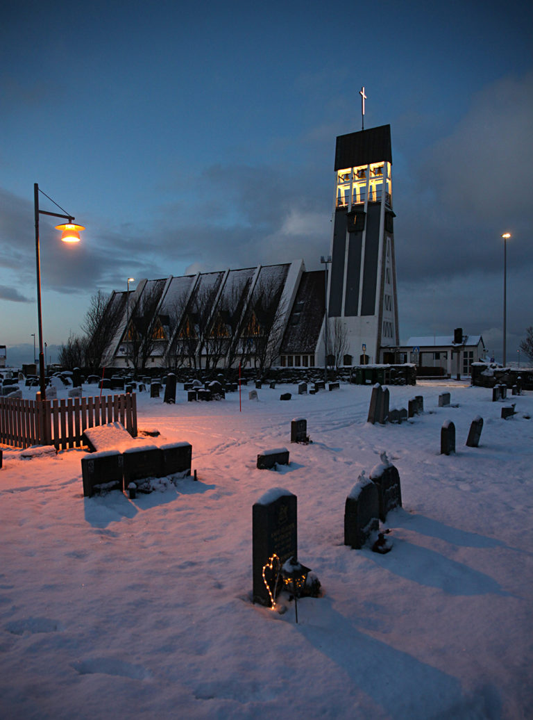 Hammerfest church in the early afternoon dusk © Bjørn-Owe Holmberg