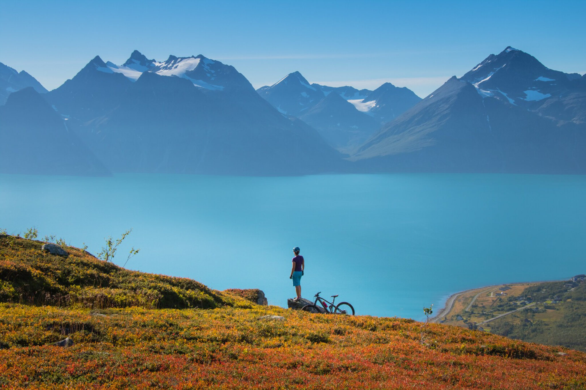 On bike near Djupvik as Summer turns into Autumn © Anna Riebelova