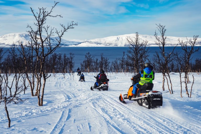 Fjord, mountains and snowmobiling in Lyngenfjord © Petr Pavlíček / Visit Lyngenfjord