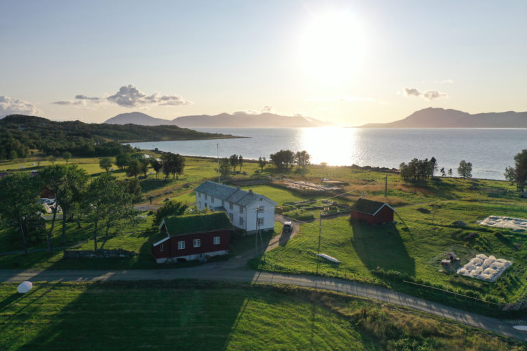Kvitnes Gård i Vesterålen. Foto: Eivind H. Natvig / Institute