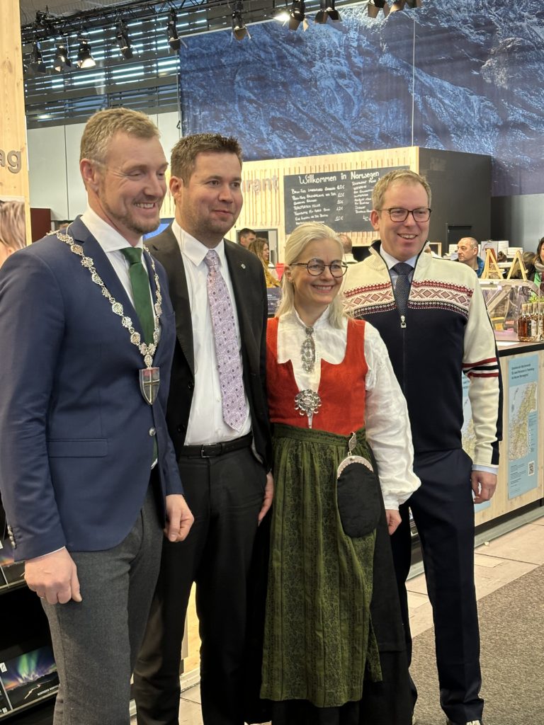 Die Grüne Woche in Berlin 2024 wurde offiziell von Landwirtschafts- und Ernährungsminister Geir Pollestad und Håkon Haugli, CEO von Innovation Norway, eröffnet. Foto: Olga Philippenko / nordnorge.com