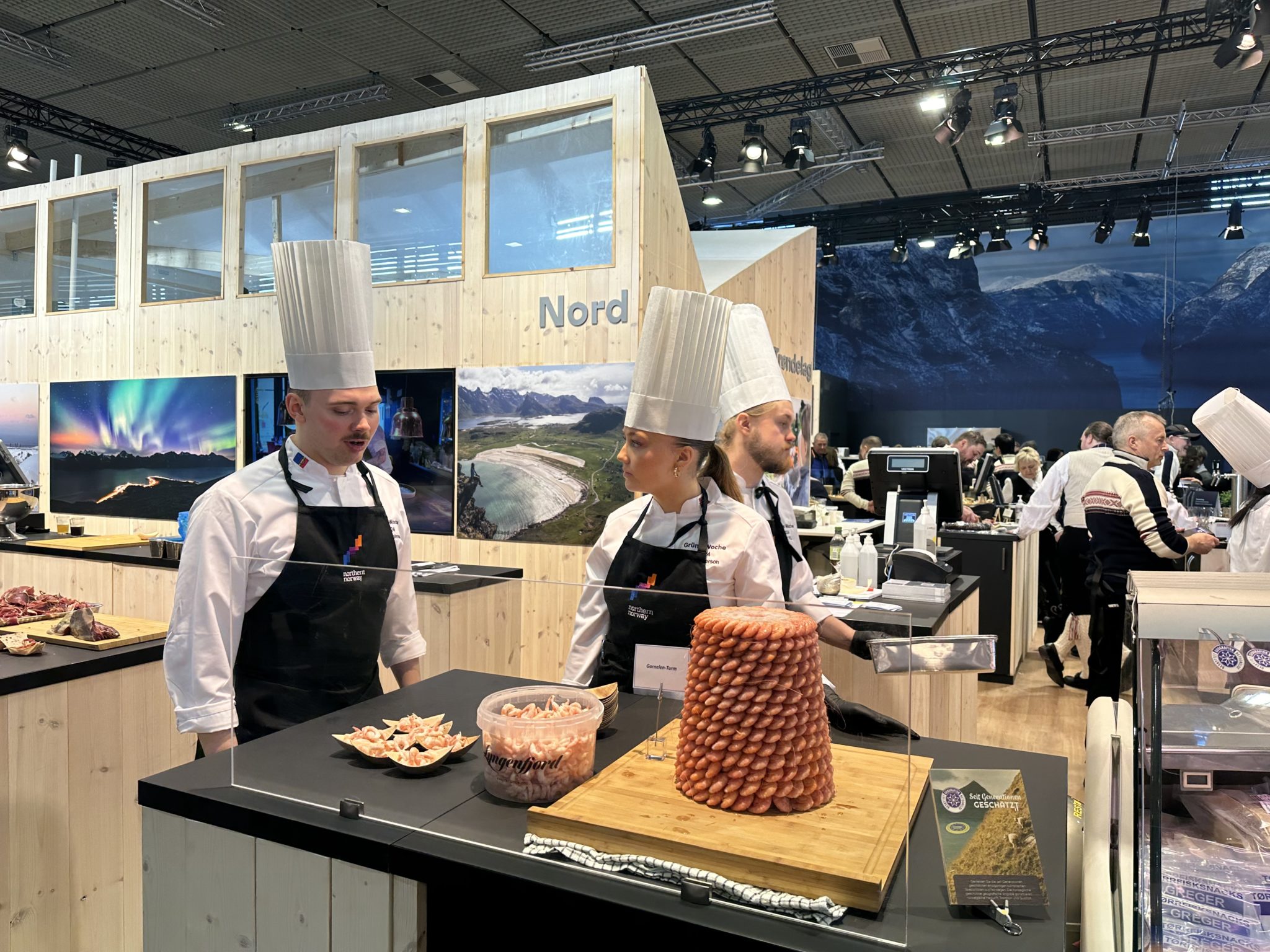 Unsere Köche und Auszubildenden am Nordnorwegen-Stand während der Grune Woche 2024 (IGW). Foto: Olga Philippenko / nordnorge.com