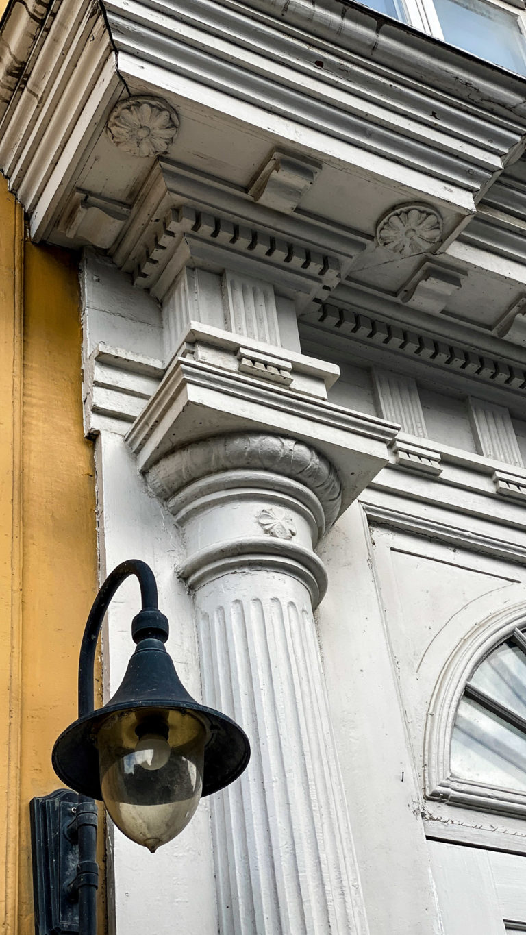 Detail of the portal at Skippergata 19 © Knut Hansvold