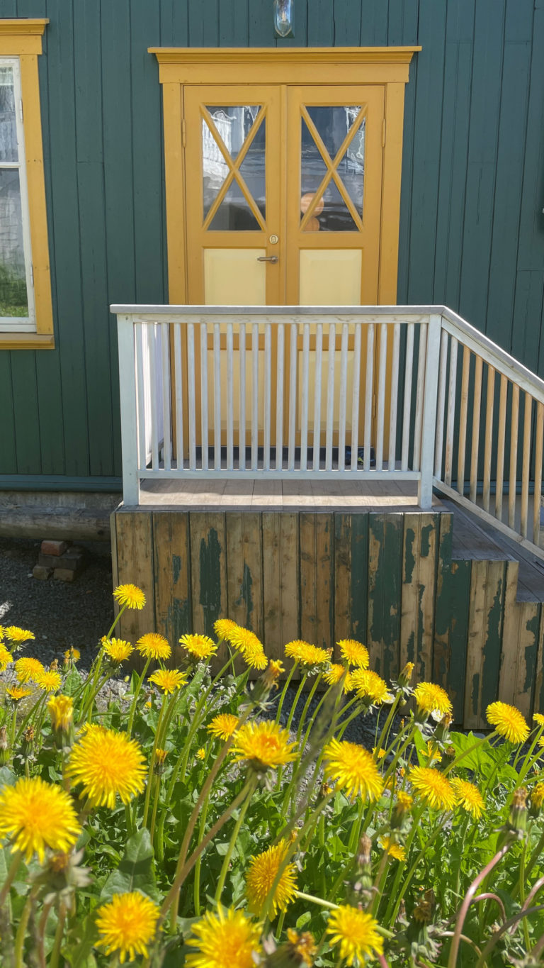 A newly restored front door at Vestregata 71. The restoration of this modest workers' house has earned awards and recognition © Knut Hansvold