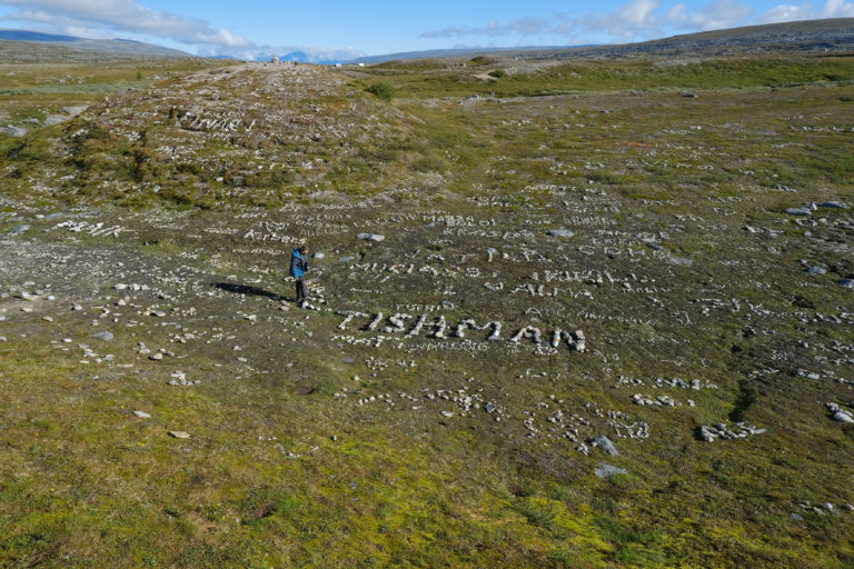 Auch der Bau eines Steinhaufens ist Vandalismus. Foto: Inge Ingvaldsen / Staatsverwalterin von Nordland