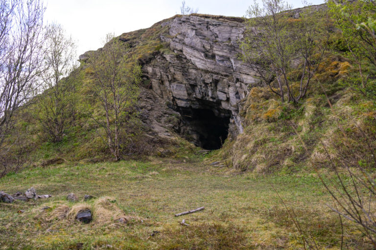 Entrance to the mountain bunker at Engnes © Knut Hansvold