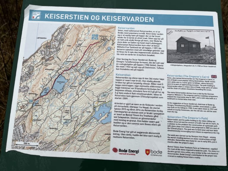 The hike up to the city mountain Keiservarden in Bodø. Photo: Liv Lyng Hauge