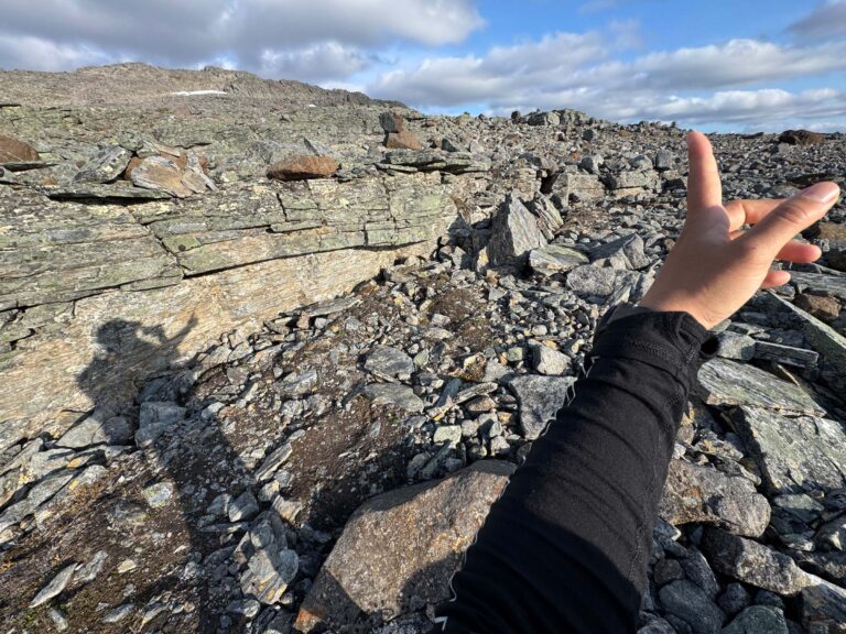 Spot the next one: rockpiles show the way! © Pauliina Toivanen